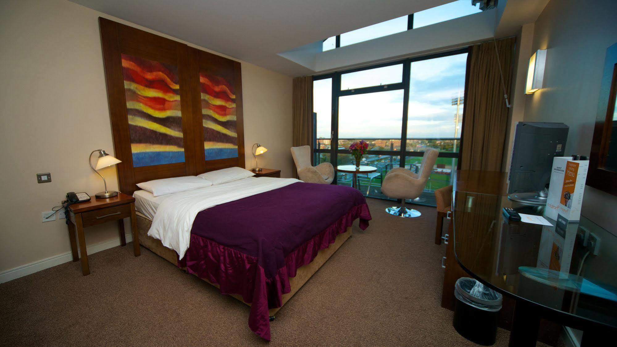 Maldron Hotel Tallaght Ngoại thất bức ảnh