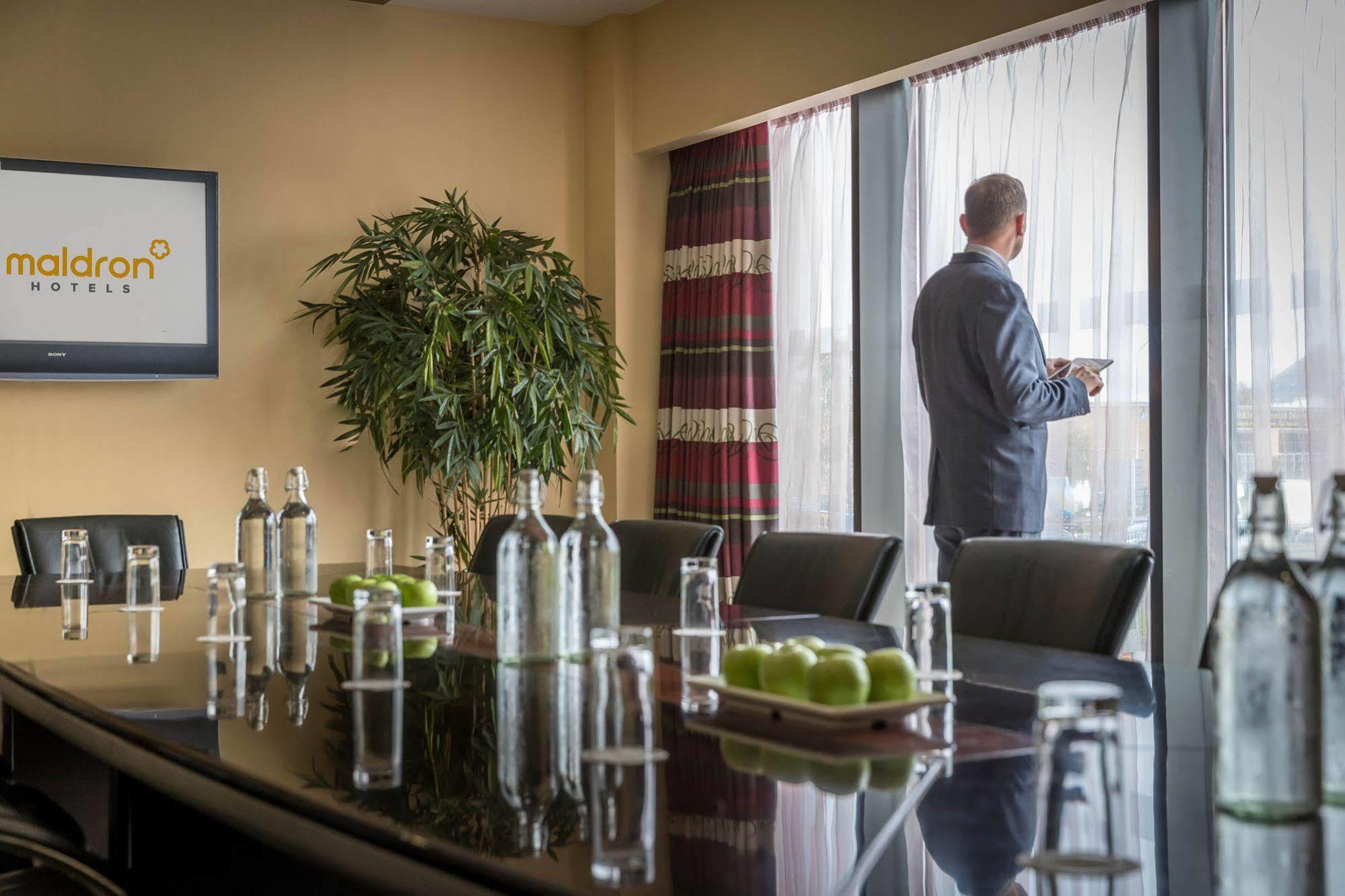 Maldron Hotel Tallaght Ngoại thất bức ảnh