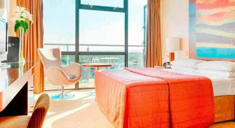 Maldron Hotel Tallaght Ngoại thất bức ảnh